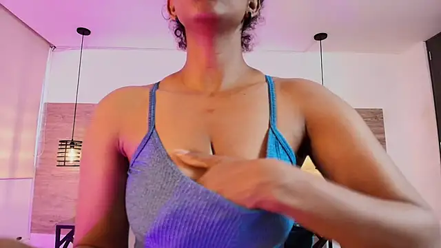 Snapshot of Ellie-Alves chatting on 07/03/26, 02:34 Ellie-Alves online show from 07/03/26, 02:34