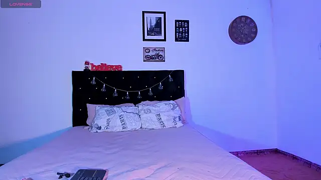 Snapshot of zoe_siren chatting on 01/10/26, 10:03 zoe siren online show from 01/10/26, 10:03