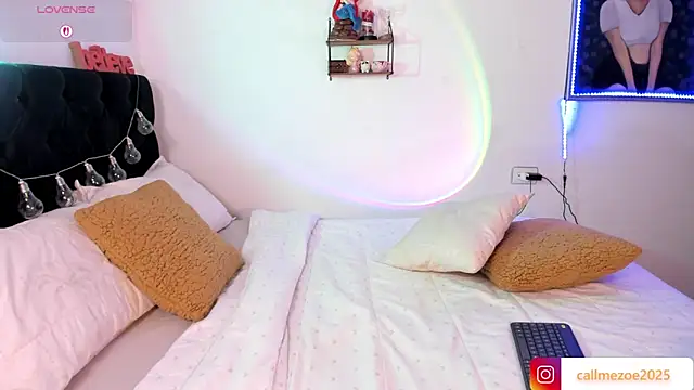 Snapshot of zoe_siren chatting on 02/12/26, 12:27 zoe siren online show from 02/12/26, 12:27