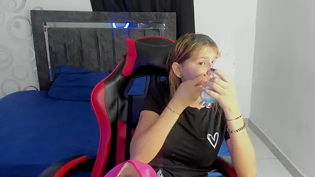 Bella Blanca online show from 02/25/26, 12:15