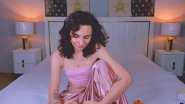 Snapshot of RIANA_SI chatting on 07/10/26, 12:48 RIANA SI online show from 07/10/26, 12:48