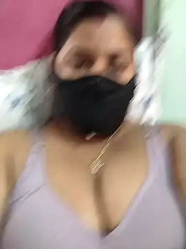 pinkisaha75 online show from 04/10/26, 08:41