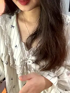 Snapshot of Jennybae23 chatting on 01/10/26, 04:42 Jennybae23 online show from 01/10/26, 04:42