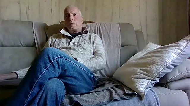 Helinetrav online show from 03/23/26, 12:20