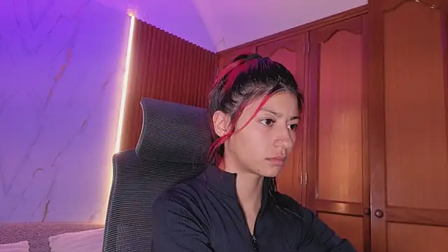 dulcetorresvg online show from 04/11/26, 03:11