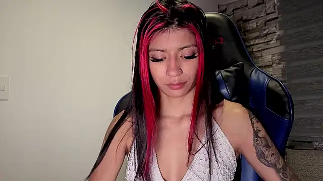 dulcetorresvg online show from 07/13/26, 04:15
