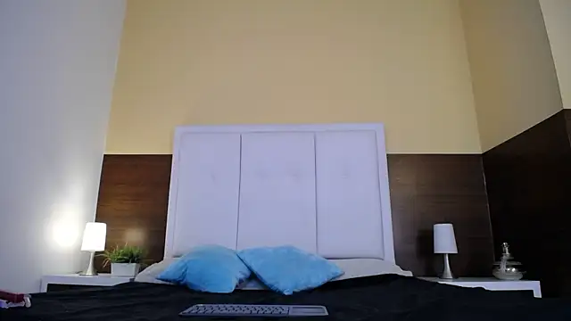 Chloe014  online show from 05/27/26, 11:29