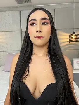 Snapshot of IvonneOwen chatting on 06/27/26, 03:00 IvonneOwen online show from 06/27/26, 03:00