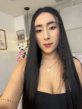 Snapshot of IvonneOwen chatting on 07/04/26, 11:22 IvonneOwen online show from 07/04/26, 11:22
