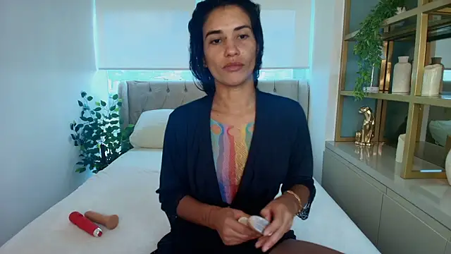 Maxine Spencer online show from 02/06/26, 07:39