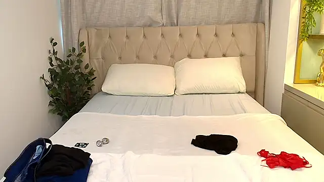 Maxine Spencer online show from 02/27/26, 08:20