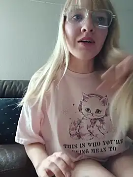 BunnySnowFlake online show from 04/08/26, 08:42