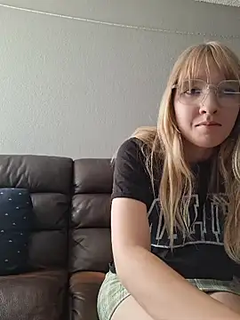 BunnySnowFlake online show from 04/22/26, 07:15