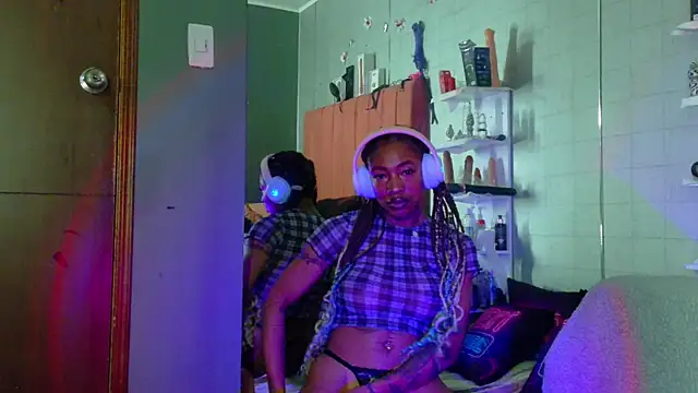 DaniaMarcell online show from 04/18/26, 01:09