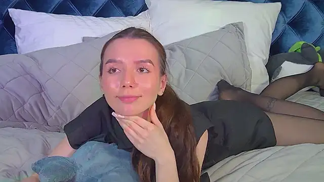 VanessaVienne online show from 04/18/26, 07:07