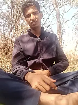 Snapshot of sahilcute1 chatting on 01/15/26, 05:23 sahilcute1 online show from 01/15/26, 05:23
