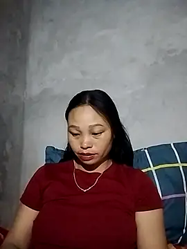 Snapshot of miray- chatting on 04/22/26, 11:56 miray- online show from 04/22/26, 11:56