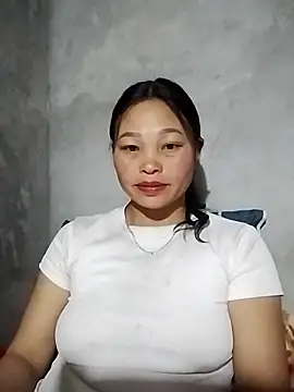 Snapshot of miray- chatting on 04/24/26, 01:24 miray- online show from 04/24/26, 01:24