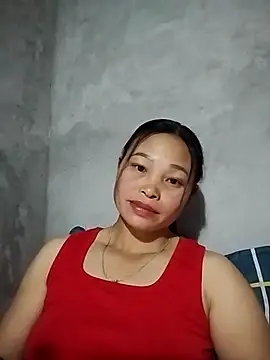 Snapshot of miray- chatting on 04/30/26, 02:01 miray- online show from 04/30/26, 02:01