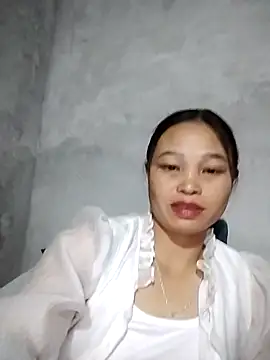 Snapshot of miray- chatting on 05/07/26, 01:05 miray- online show from 05/07/26, 01:05