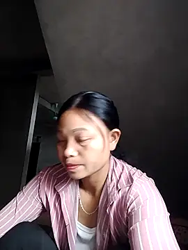 Snapshot of miray- chatting on 05/11/26, 03:34 miray- online show from 05/11/26, 03:34