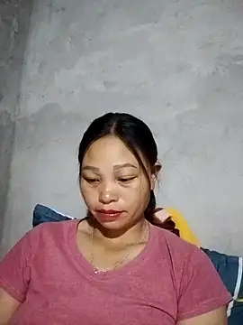Snapshot of miray- chatting on 05/19/26, 03:40 miray- online show from 05/19/26, 03:40