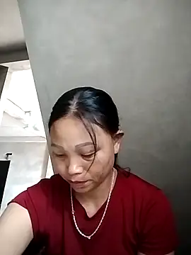 Snapshot of miray- chatting on 05/20/26, 03:45 miray- online show from 05/20/26, 03:45