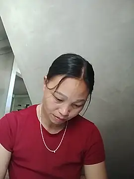 Snapshot of miray- chatting on 05/26/26, 05:03 miray- online show from 05/26/26, 05:03