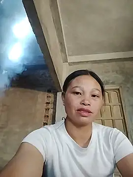 Snapshot of miray- chatting on 05/27/26, 01:57 miray- online show from 05/27/26, 01:57