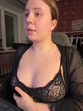 AnnaSeint online show from 02/17/26, 05:19