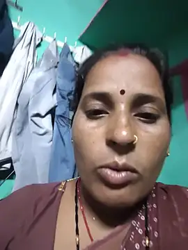 Snapshot of Reena_lodha chatting on 07/08/26, 10:03 Reena lodha online show from 07/08/26, 10:03