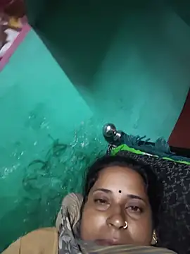 Snapshot of Reena_lodha chatting on 07/23/26, 11:02 Reena lodha online show from 07/23/26, 11:02