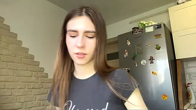 ElsieKuhlmann online show from 04/10/26, 05:12