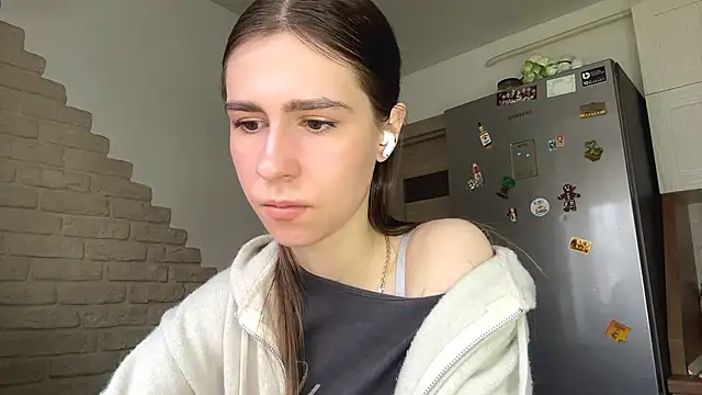 ElsieKuhlmann online show from 04/11/26, 05:12