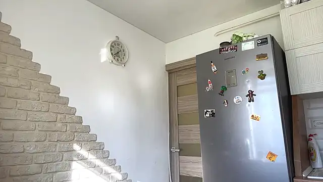 ElsieKuhlmann online show from 04/18/26, 02:10