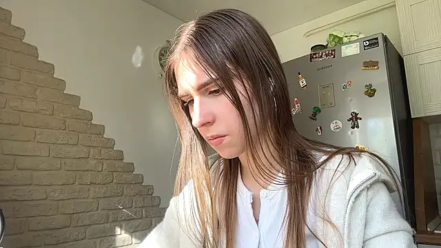 ElsieKuhlmann online show from 04/23/26, 02:08