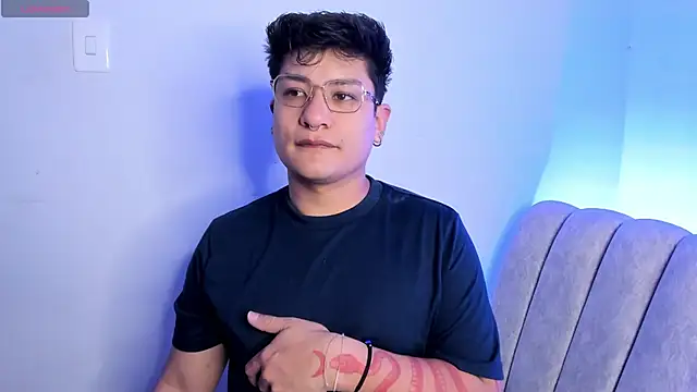 Theo Rowan online show from 01/19/26, 11:03