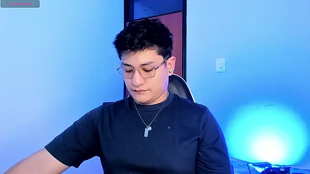 Theo Rowan online show from 02/10/26, 06:12