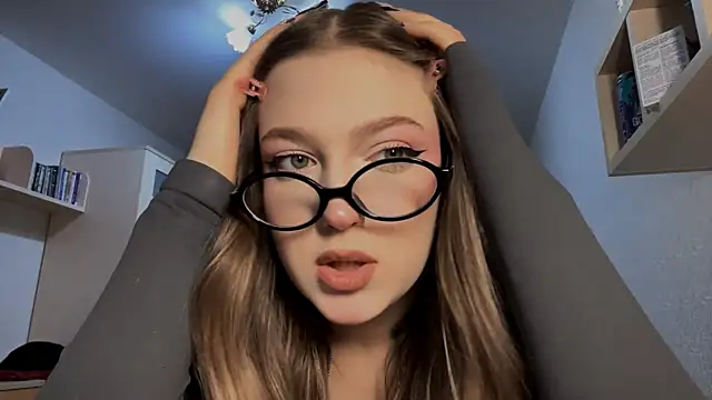 JammieMickiewicz online show from 04/01/26, 04:37