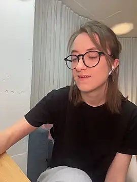 Snapshot of Persephone_Kore chatting on 03/08/26, 04:11 Persephone Kore online show from 03/08/26, 04:11