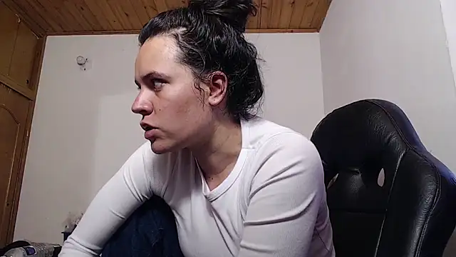 Shanel Lozano online show from 05/25/26, 04:13