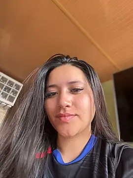 Snapshot of Veronica_Wins_ chatting on 05/15/26, 01:40 Veronica Wins online show from 05/15/26, 01:40
