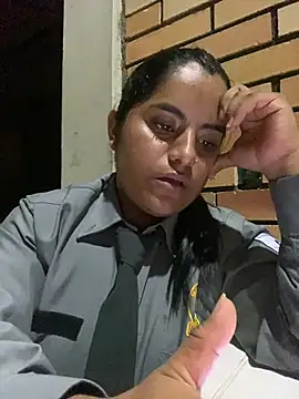 Snapshot of Isabel_3 chatting on 02/02/26, 01:04 Isabel 3 online show from 02/02/26, 01:04