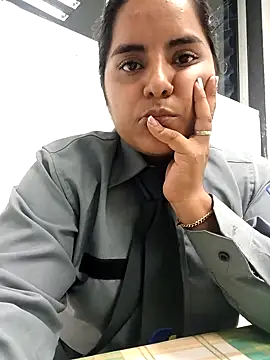 Snapshot of Isabel_3 chatting on 02/10/26, 01:32 Isabel 3 online show from 02/10/26, 01:32