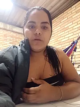 Snapshot of Isabel_3 chatting on 02/16/26, 12:40 Isabel 3 online show from 02/16/26, 12:40