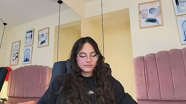 Hanabie  online show from 02/22/26, 03:18