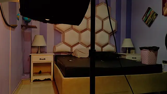 yvi taylor online show from 04/16/26, 12:06