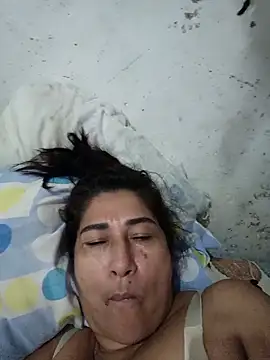 PatriciaGrajales online show from 04/18/26, 02:37