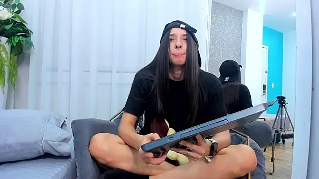 ViictoriiaSaenz online show from 02/20/26, 03:47