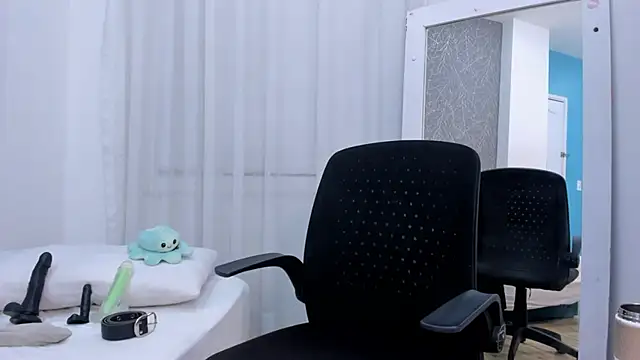 ViictoriiaSaenz online show from 03/30/26, 04:57